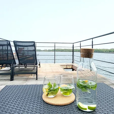 Houseboat Seesea Mazury - Na Wodzie K Gizycka Bateau-hôtel